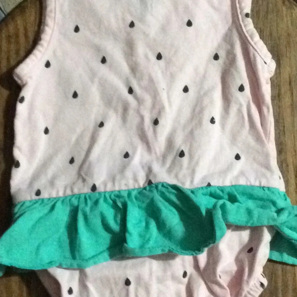 Carter’s onesie size 6 months - Picture 4 of 4